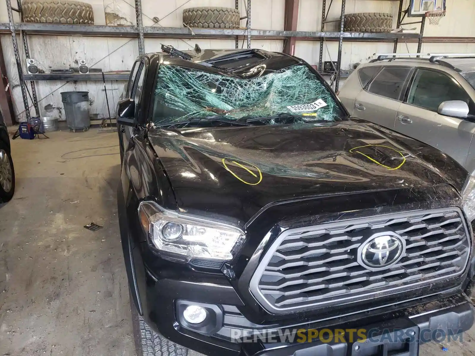 9 Photograph of a damaged car 3TMCZ5AN8LM290158 TOYOTA TACOMA 2020