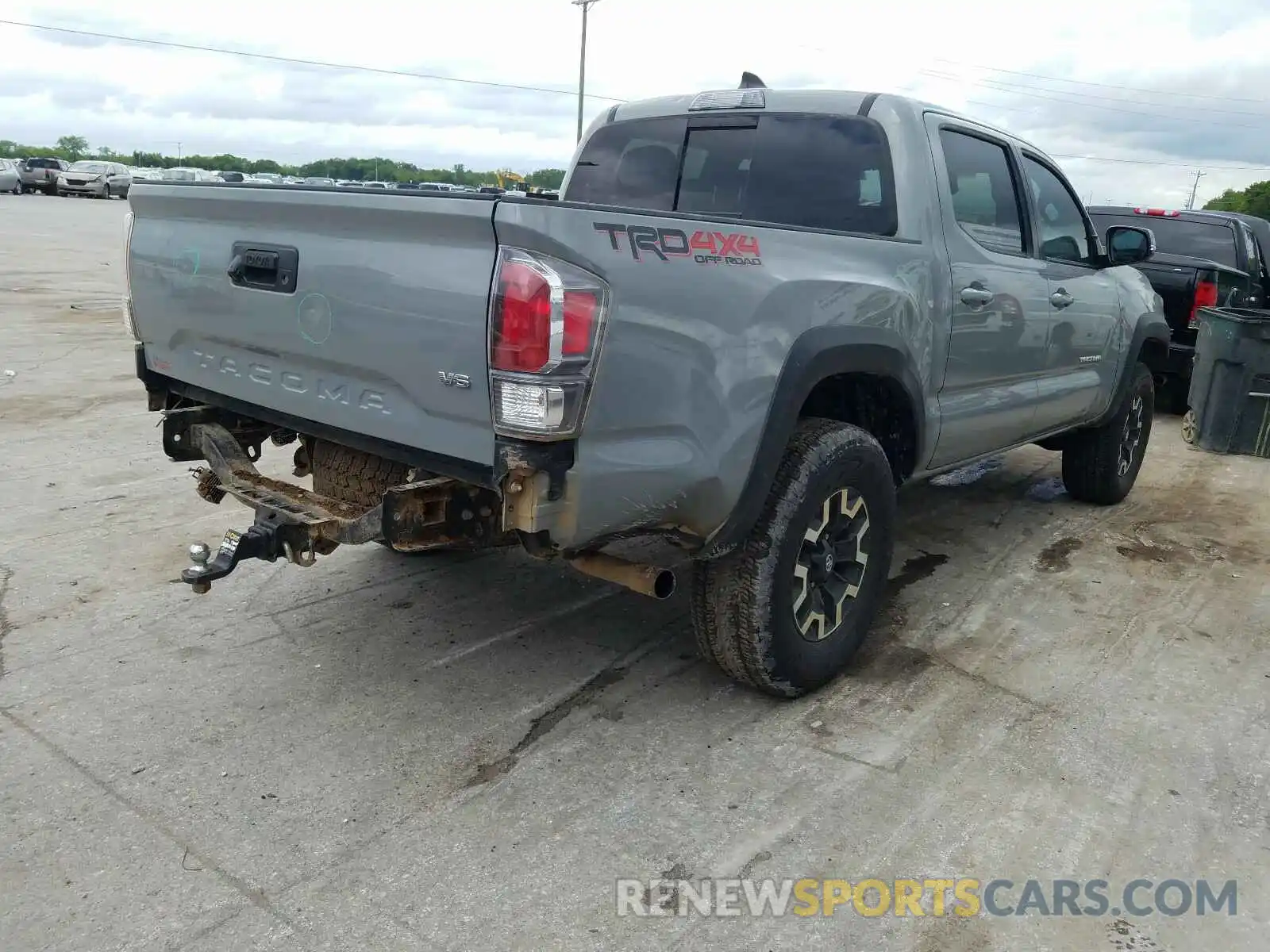 4 Photograph of a damaged car 3TMCZ5AN8LM292573 TOYOTA TACOMA 2020