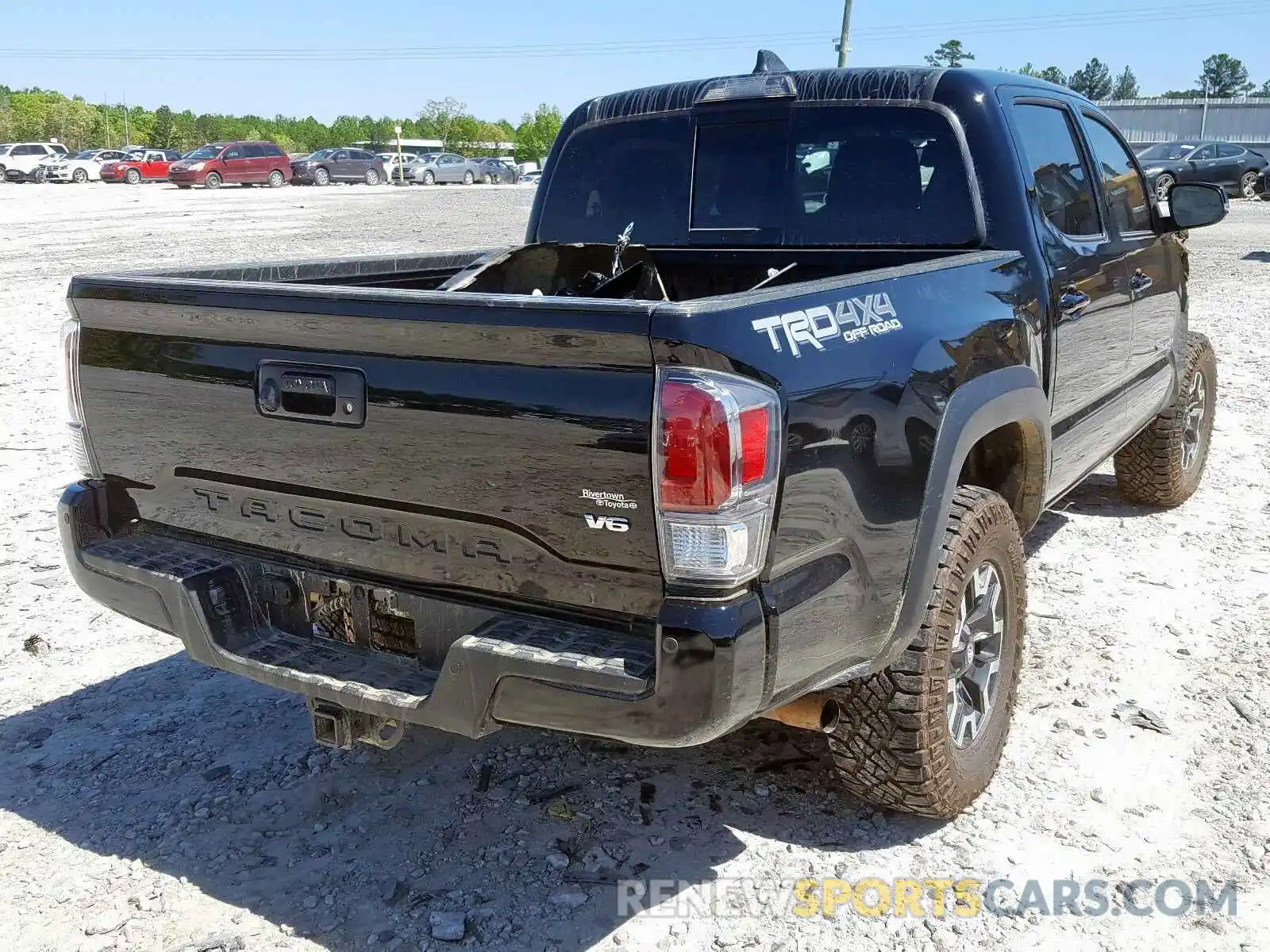 4 Photograph of a damaged car 3TMCZ5AN8LM293237 TOYOTA TACOMA 2020