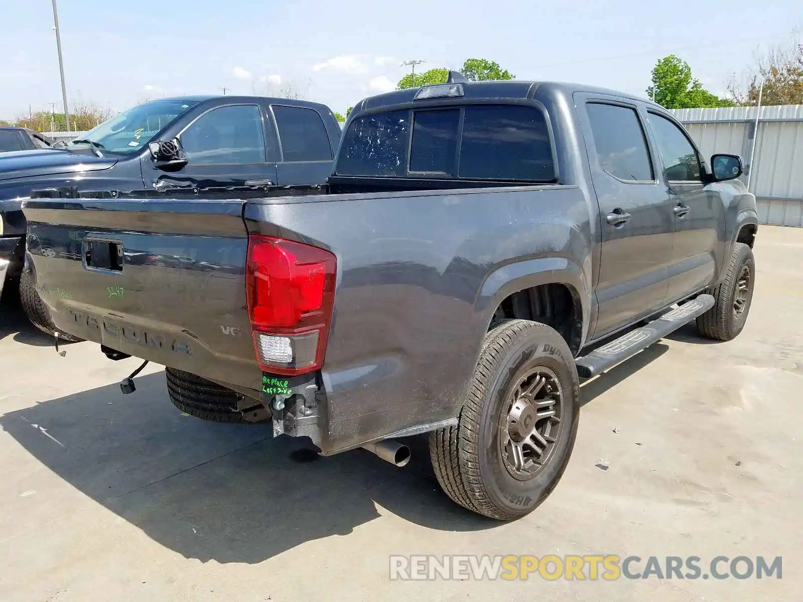 4 Photograph of a damaged car 3TMCZ5AN8LM302714 TOYOTA TACOMA 2020