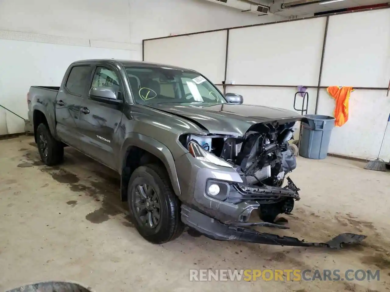 1 Photograph of a damaged car 3TMCZ5AN8LM304169 TOYOTA TACOMA 2020