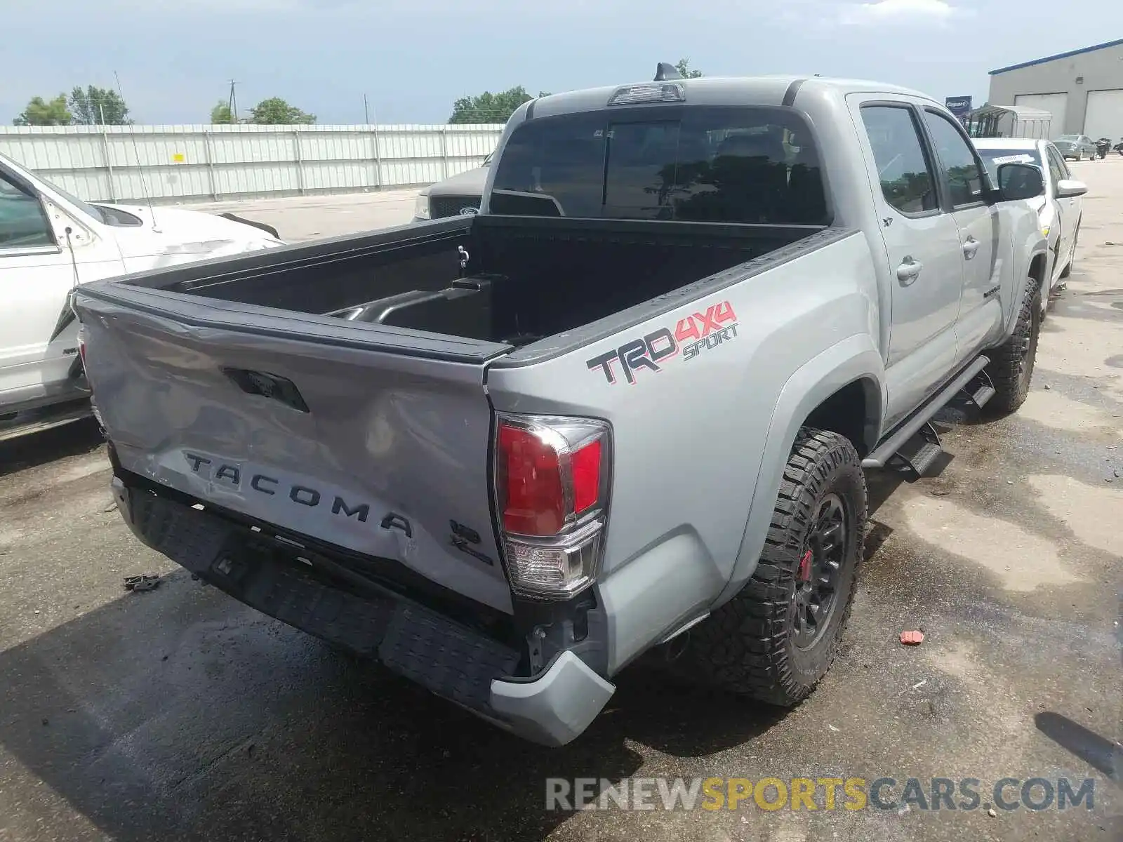 4 Photograph of a damaged car 3TMCZ5AN8LM305743 TOYOTA TACOMA 2020