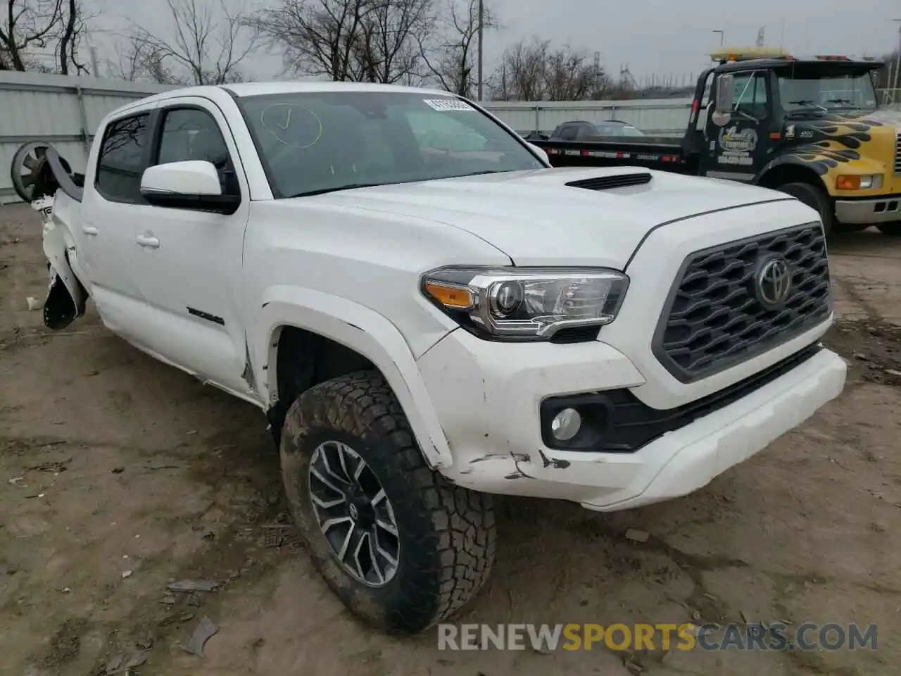 1 Photograph of a damaged car 3TMCZ5AN8LM305824 TOYOTA TACOMA 2020