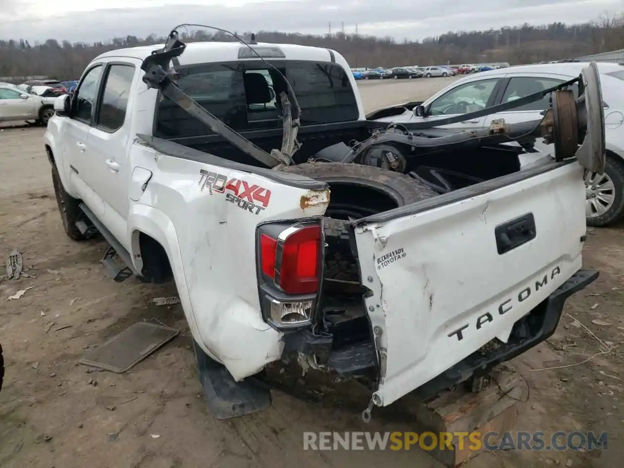 3 Photograph of a damaged car 3TMCZ5AN8LM305824 TOYOTA TACOMA 2020