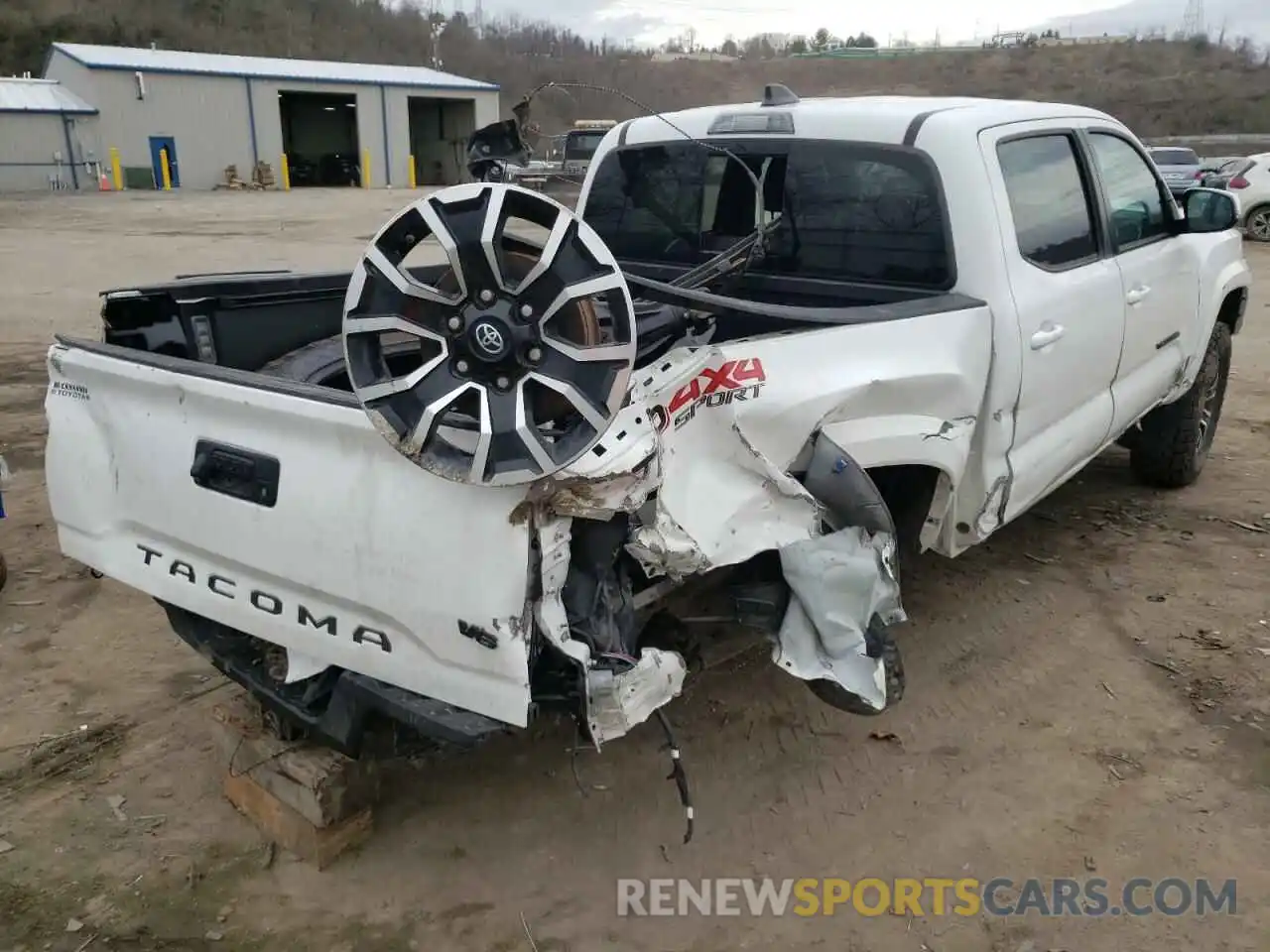 4 Photograph of a damaged car 3TMCZ5AN8LM305824 TOYOTA TACOMA 2020