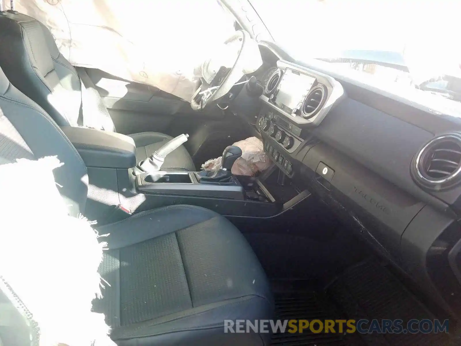 5 Photograph of a damaged car 3TMCZ5AN8LM308271 TOYOTA TACOMA 2020