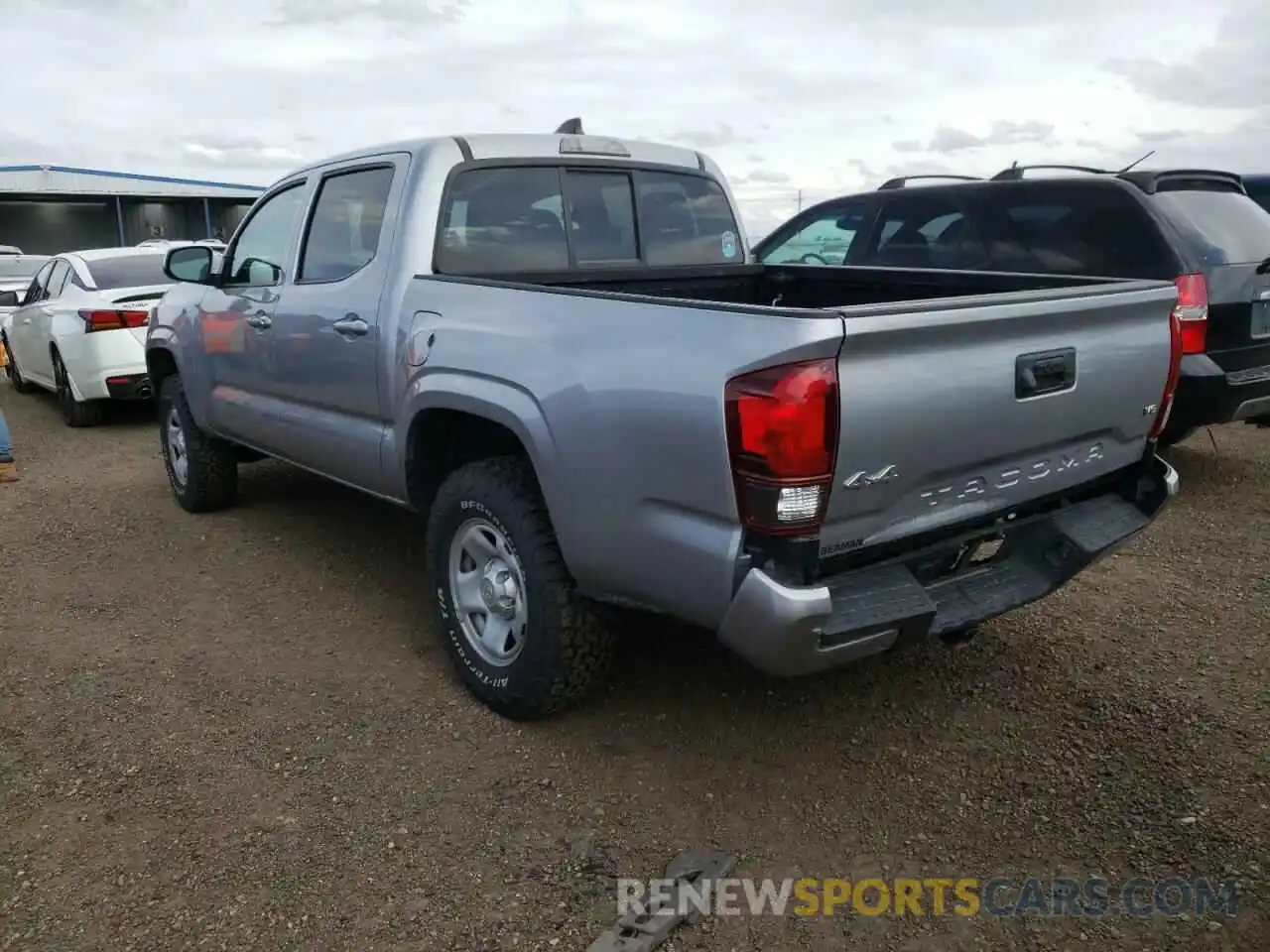 3 Photograph of a damaged car 3TMCZ5AN8LM309825 TOYOTA TACOMA 2020