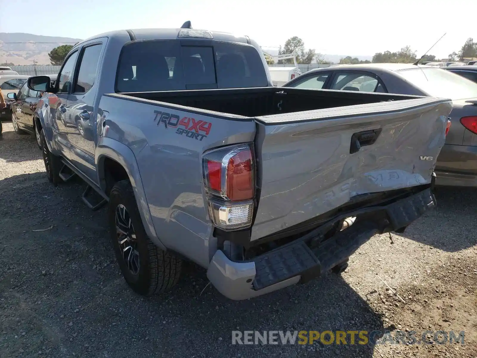 3 Photograph of a damaged car 3TMCZ5AN8LM311784 TOYOTA TACOMA 2020