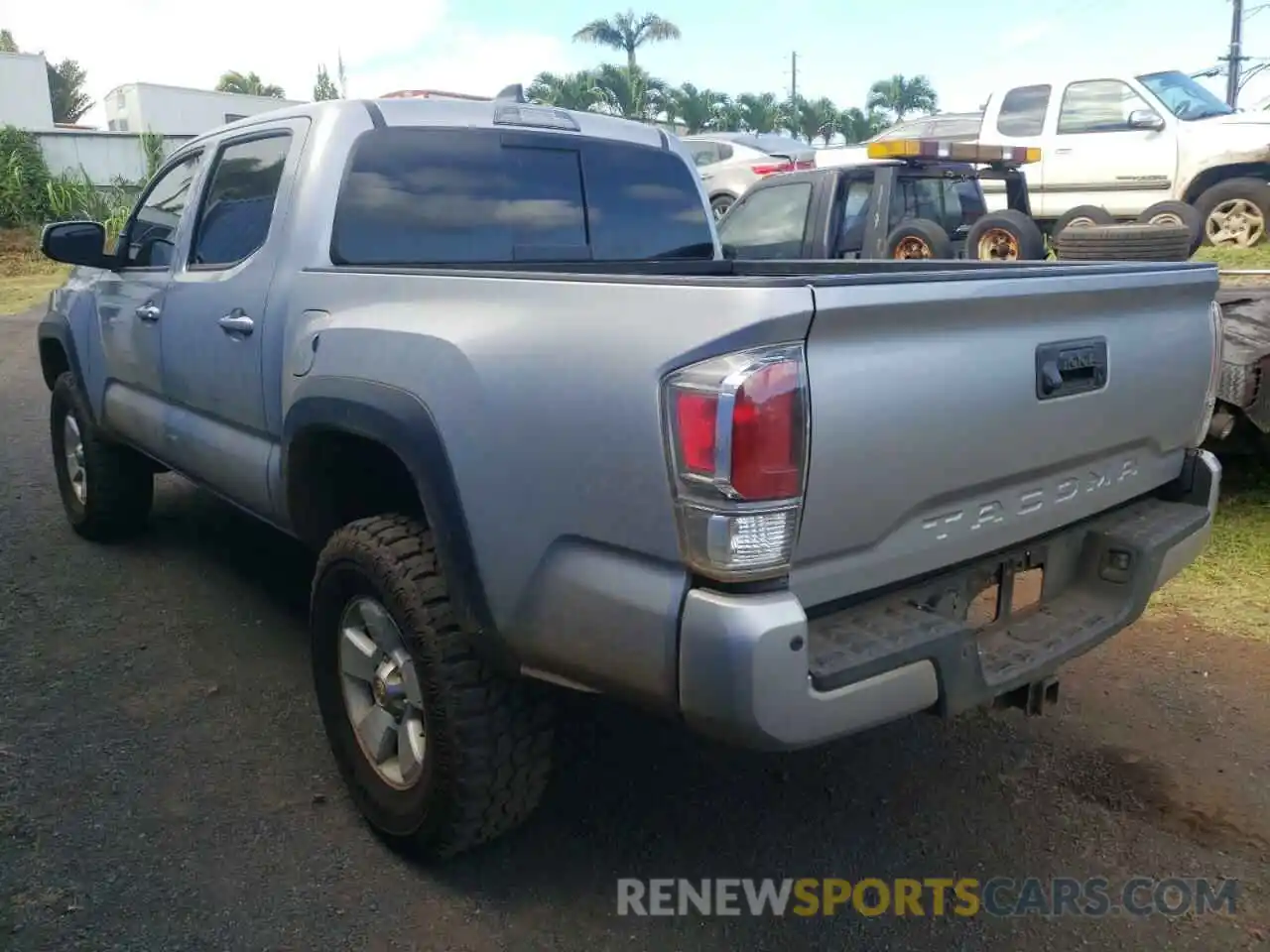 3 Photograph of a damaged car 3TMCZ5AN8LM312594 TOYOTA TACOMA 2020