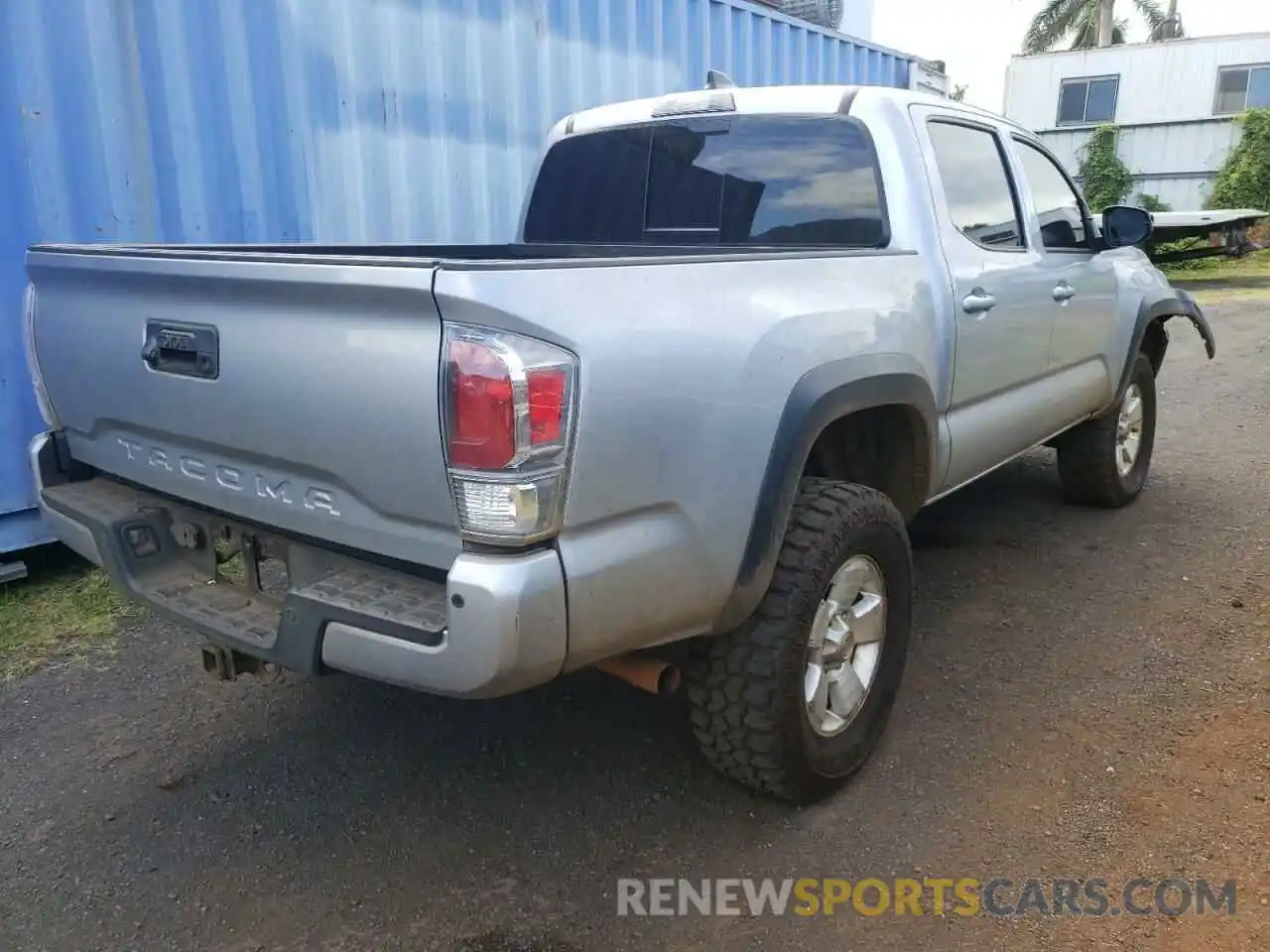 4 Photograph of a damaged car 3TMCZ5AN8LM312594 TOYOTA TACOMA 2020