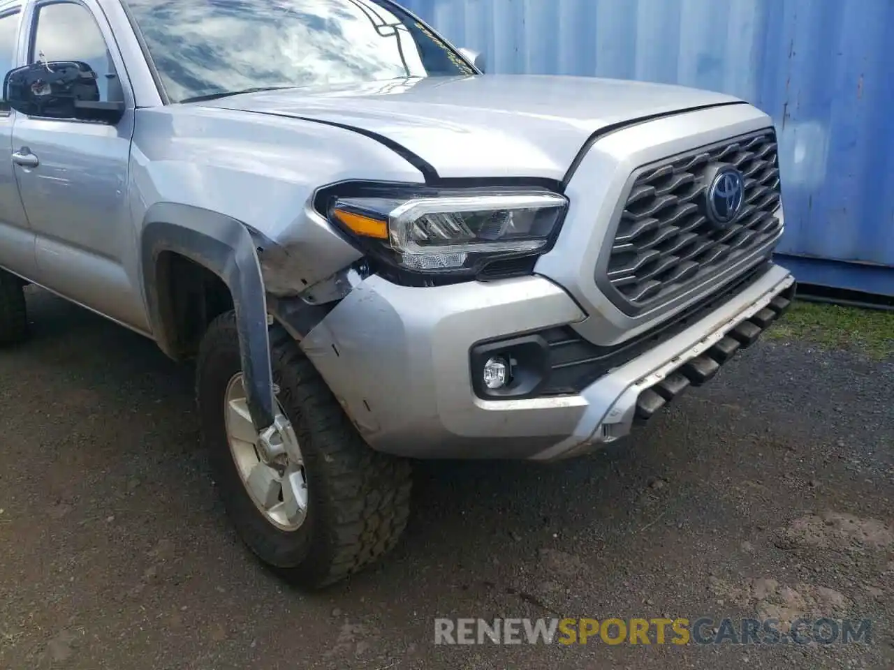 9 Photograph of a damaged car 3TMCZ5AN8LM312594 TOYOTA TACOMA 2020