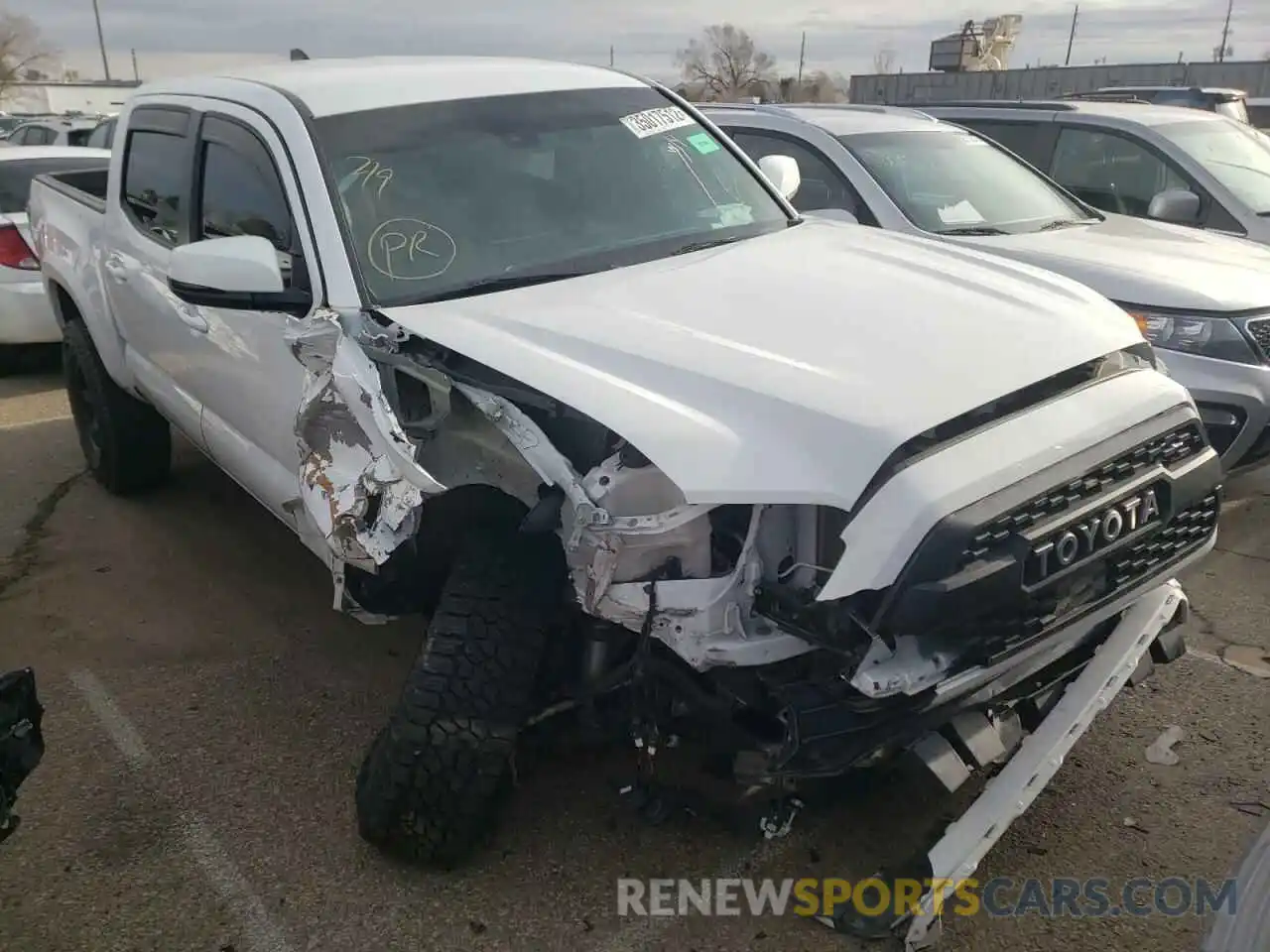 1 Photograph of a damaged car 3TMCZ5AN8LM313194 TOYOTA TACOMA 2020