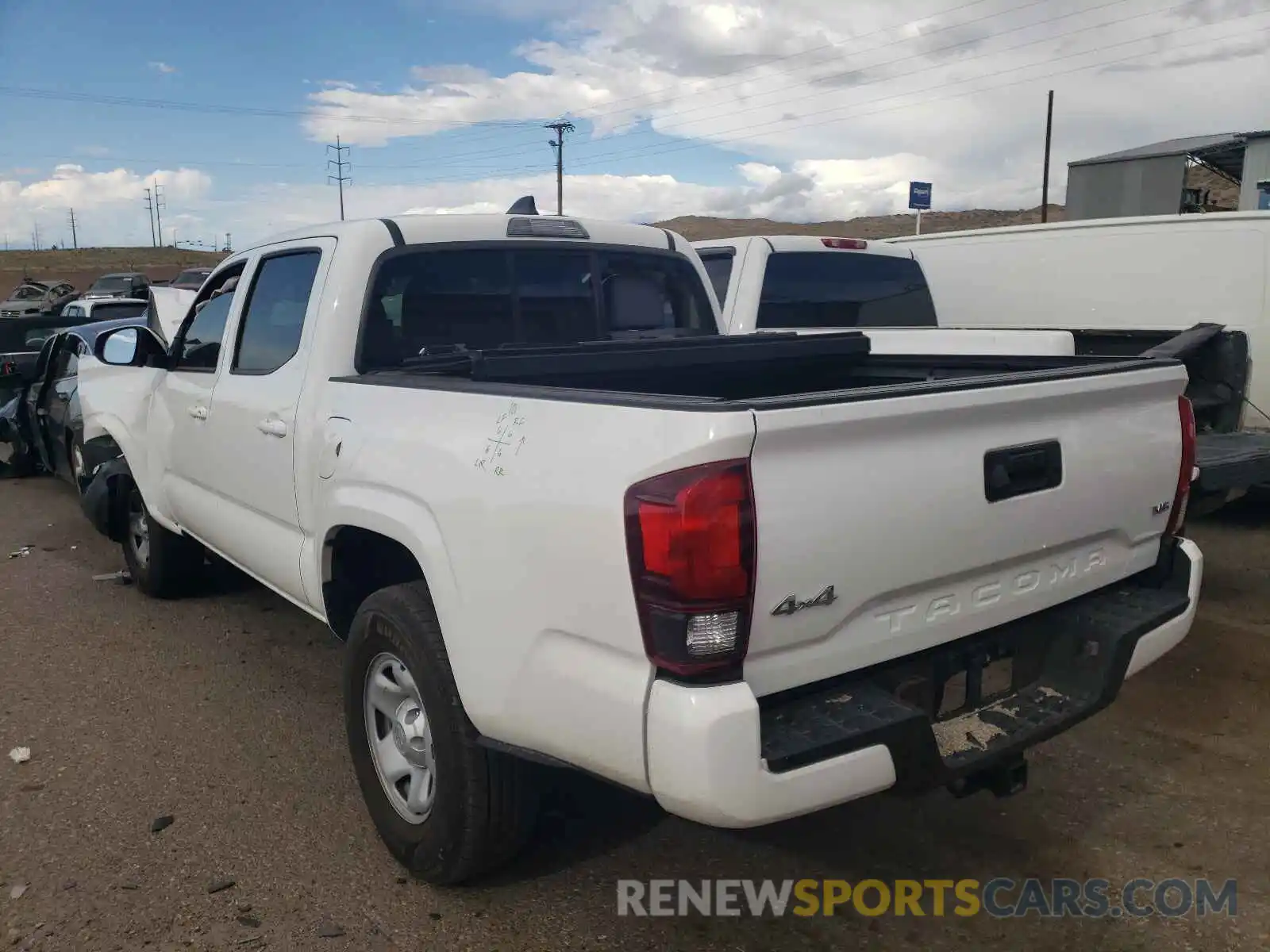 3 Photograph of a damaged car 3TMCZ5AN8LM314815 TOYOTA TACOMA 2020