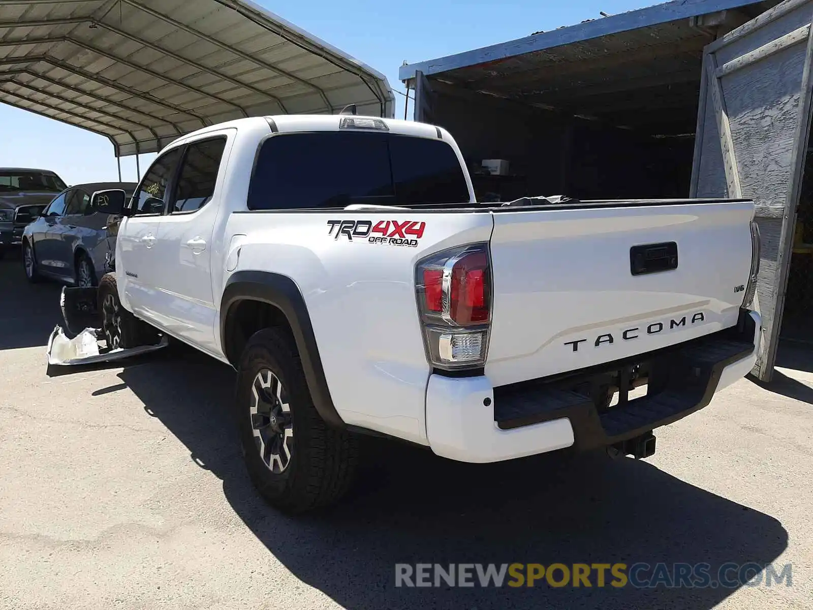 3 Photograph of a damaged car 3TMCZ5AN8LM315575 TOYOTA TACOMA 2020