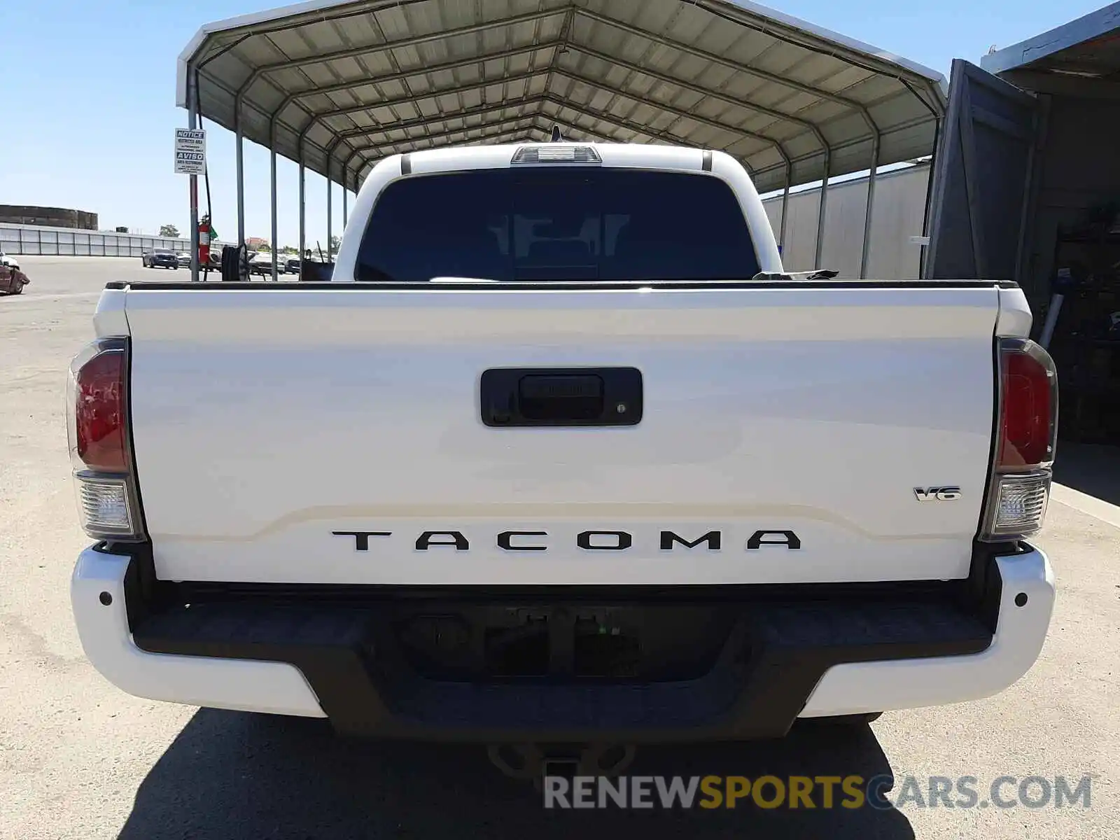 9 Photograph of a damaged car 3TMCZ5AN8LM315575 TOYOTA TACOMA 2020