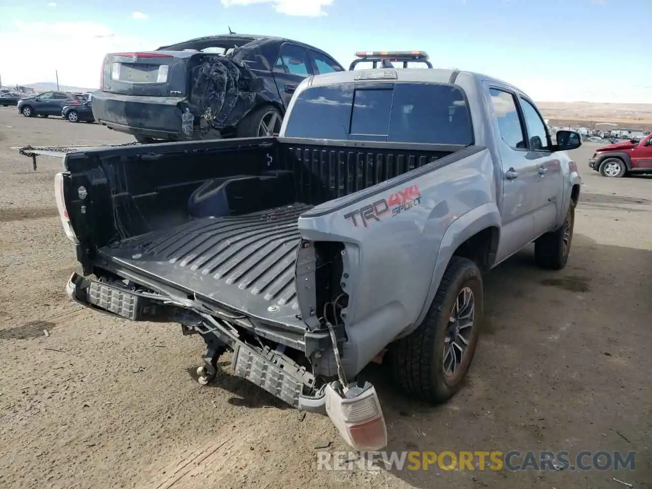 4 Photograph of a damaged car 3TMCZ5AN8LM315687 TOYOTA TACOMA 2020