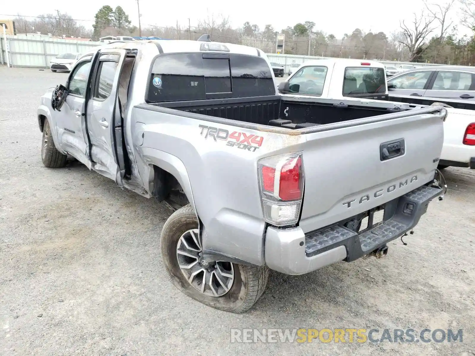 3 Photograph of a damaged car 3TMCZ5AN8LM316175 TOYOTA TACOMA 2020