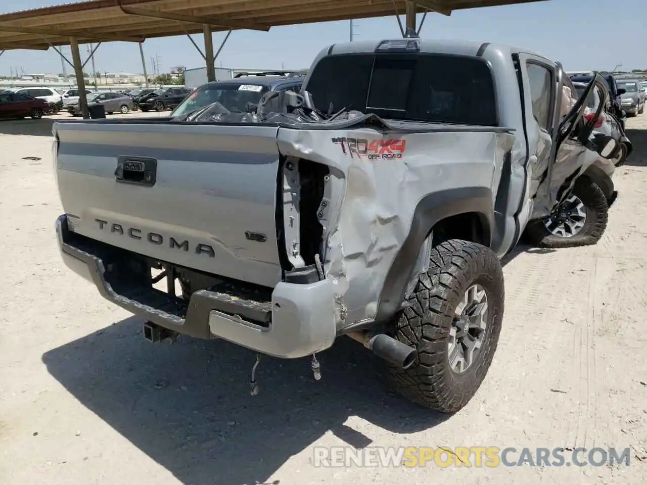 4 Photograph of a damaged car 3TMCZ5AN8LM317259 TOYOTA TACOMA 2020