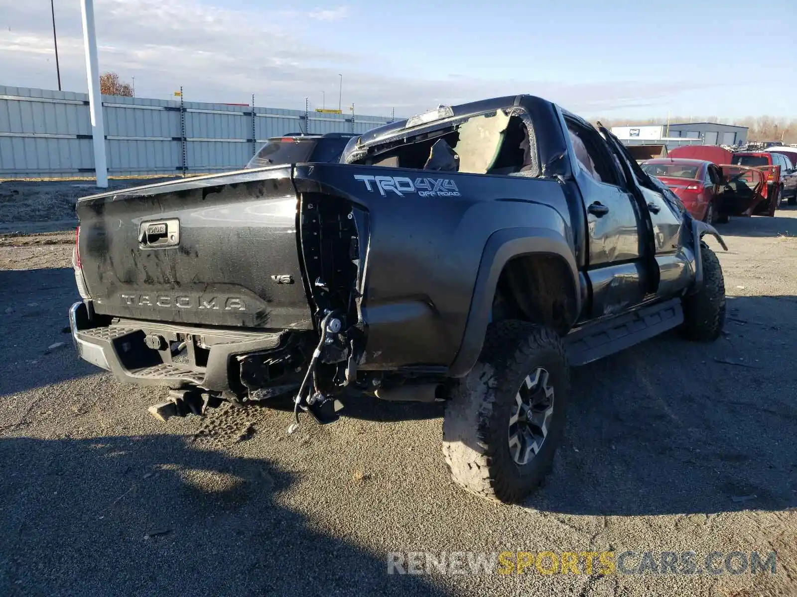 4 Photograph of a damaged car 3TMCZ5AN8LM317567 TOYOTA TACOMA 2020