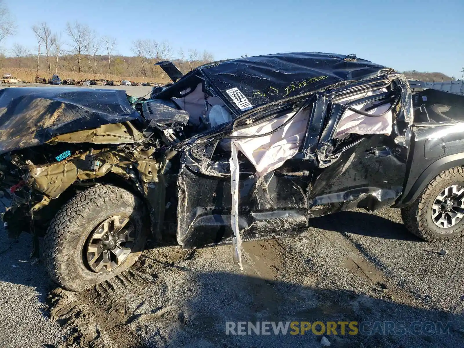 9 Photograph of a damaged car 3TMCZ5AN8LM317567 TOYOTA TACOMA 2020