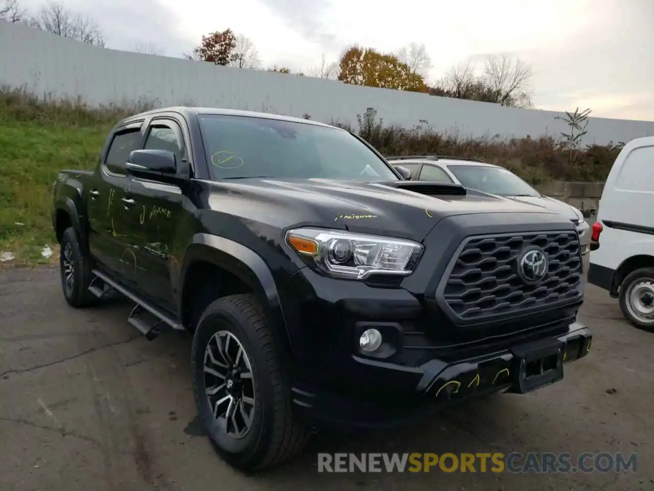 1 Photograph of a damaged car 3TMCZ5AN8LM318766 TOYOTA TACOMA 2020