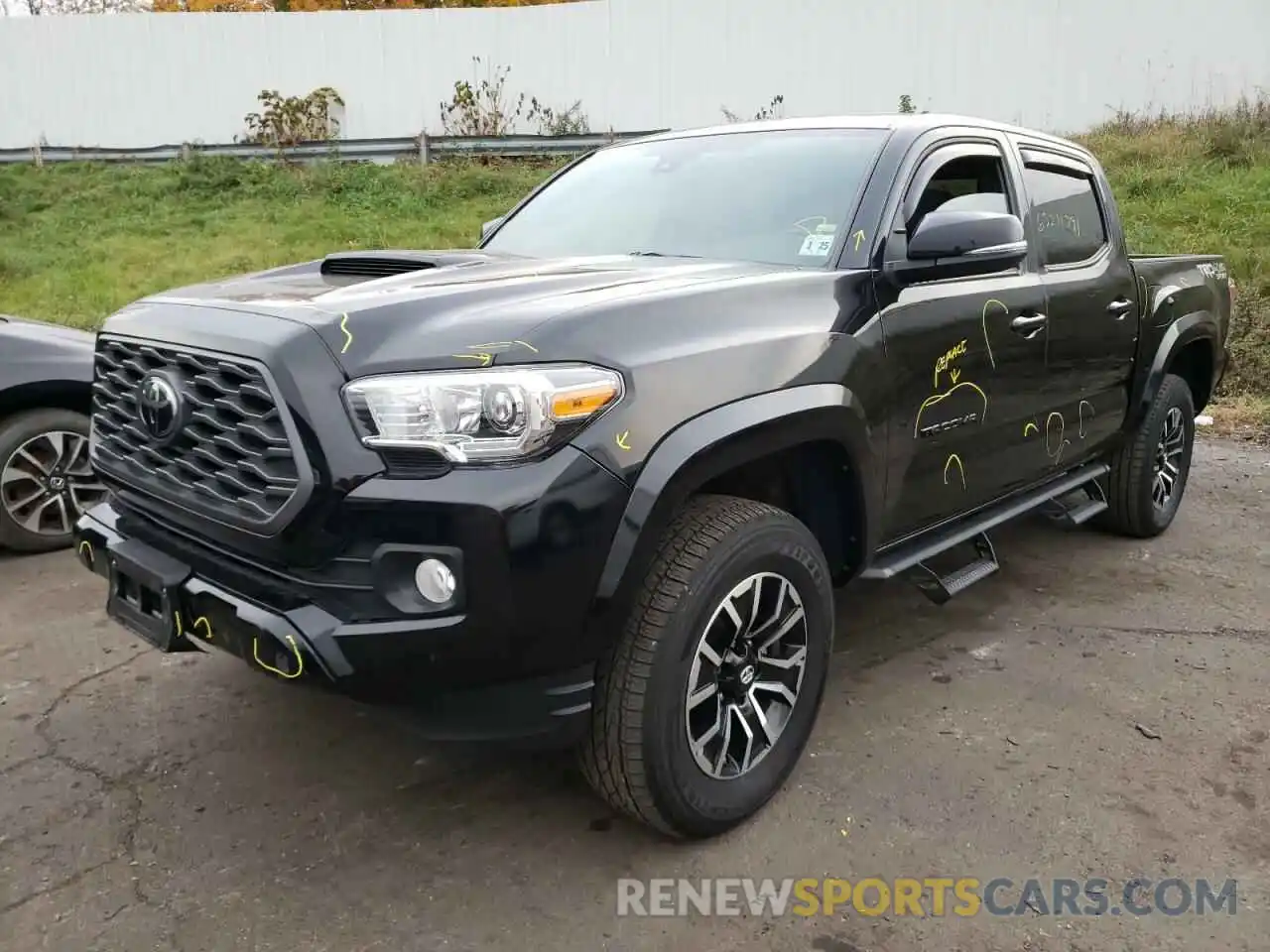 2 Photograph of a damaged car 3TMCZ5AN8LM318766 TOYOTA TACOMA 2020