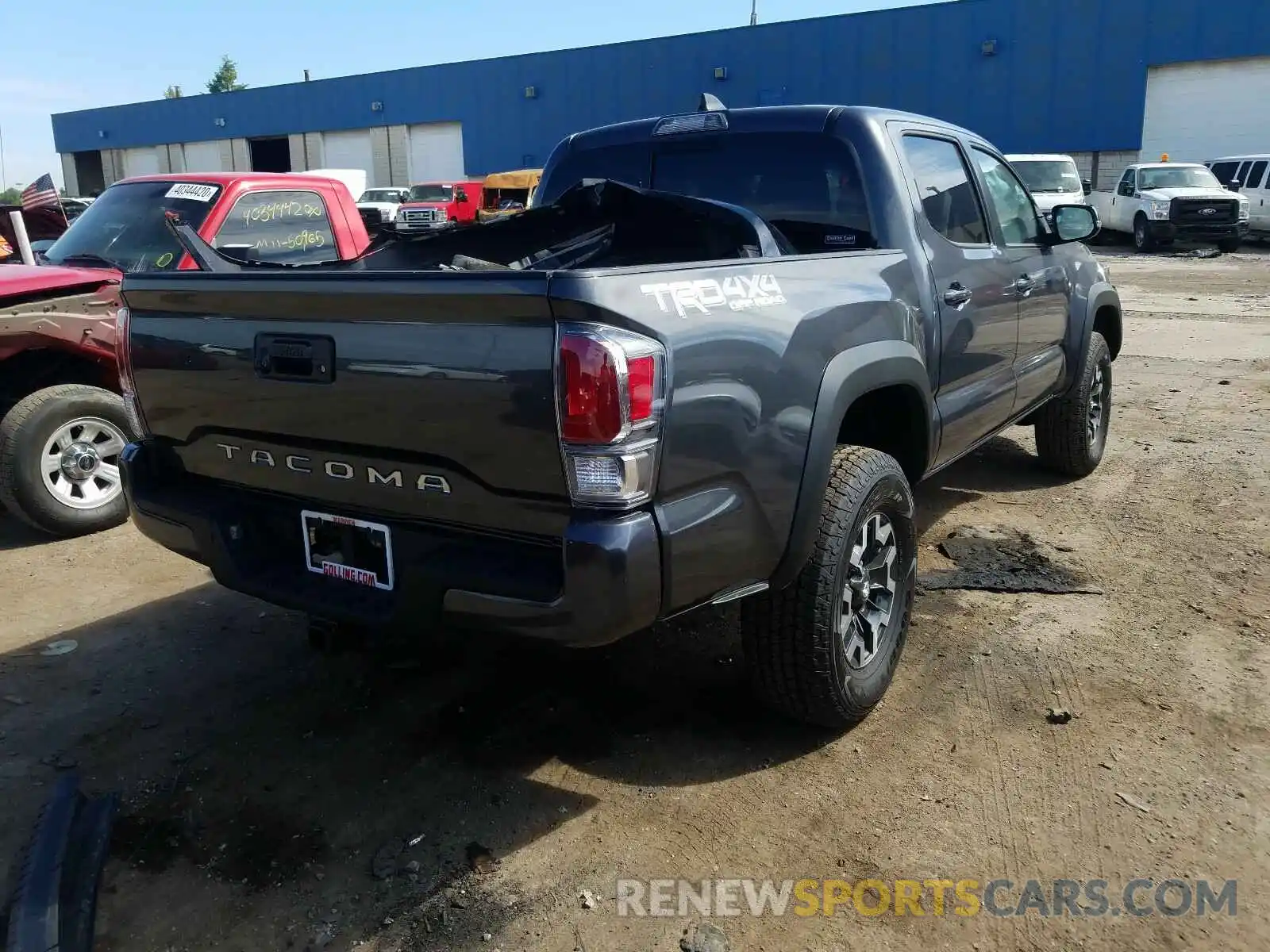 4 Photograph of a damaged car 3TMCZ5AN8LM321960 TOYOTA TACOMA 2020