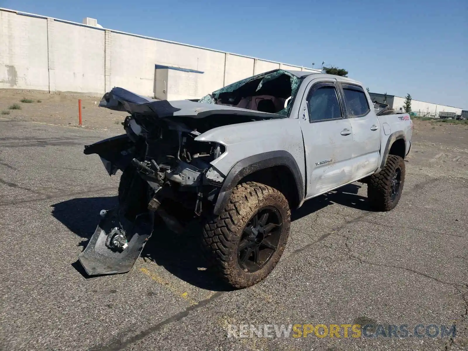 2 Photograph of a damaged car 3TMCZ5AN8LM325409 TOYOTA TACOMA 2020