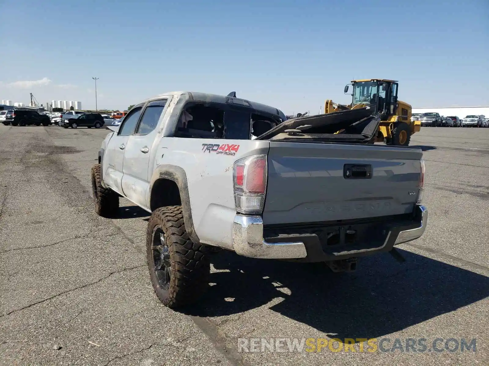 3 Photograph of a damaged car 3TMCZ5AN8LM325409 TOYOTA TACOMA 2020