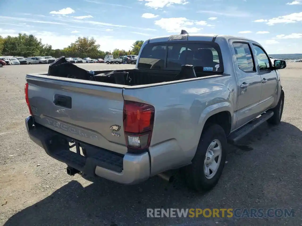 4 Photograph of a damaged car 3TMCZ5AN8LM326141 TOYOTA TACOMA 2020