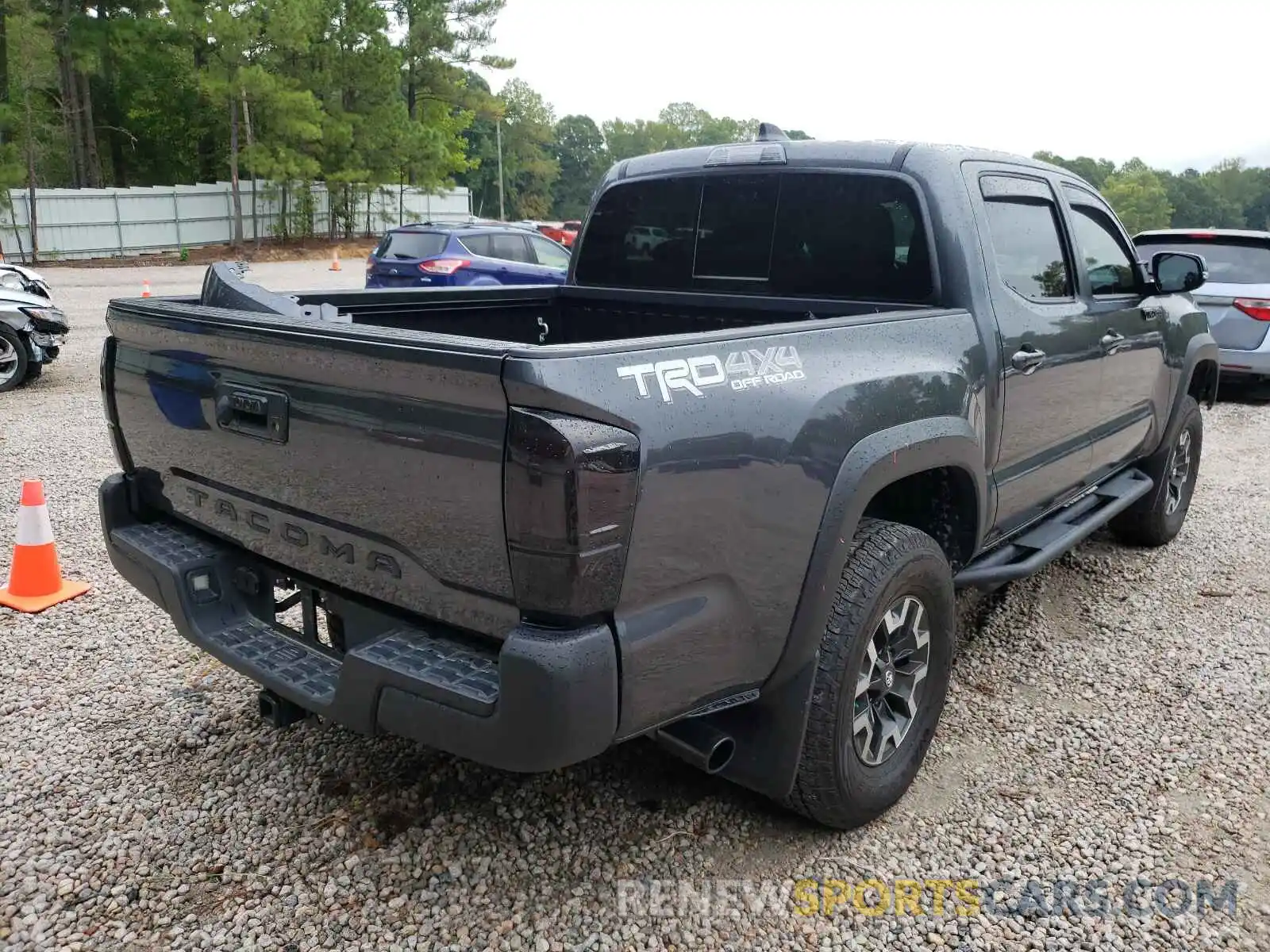 4 Photograph of a damaged car 3TMCZ5AN8LM332232 TOYOTA TACOMA 2020