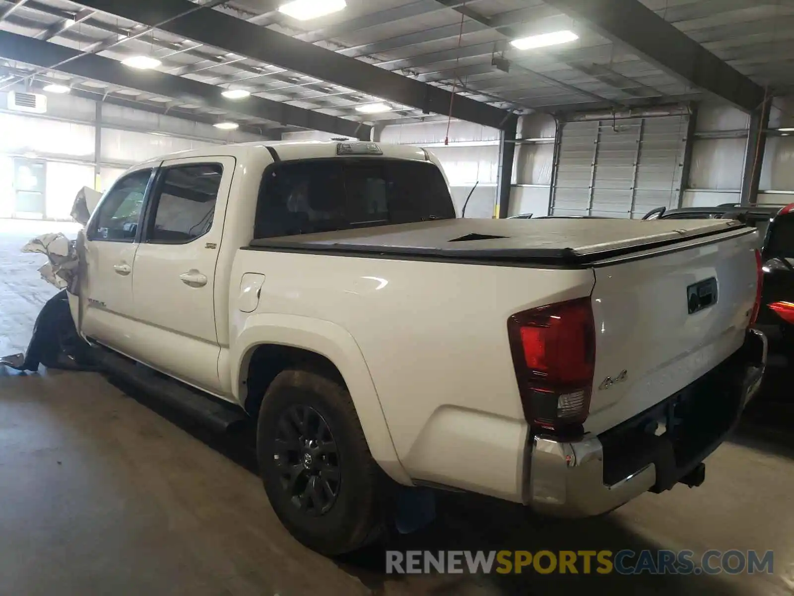 3 Photograph of a damaged car 3TMCZ5AN8LM332389 TOYOTA TACOMA 2020