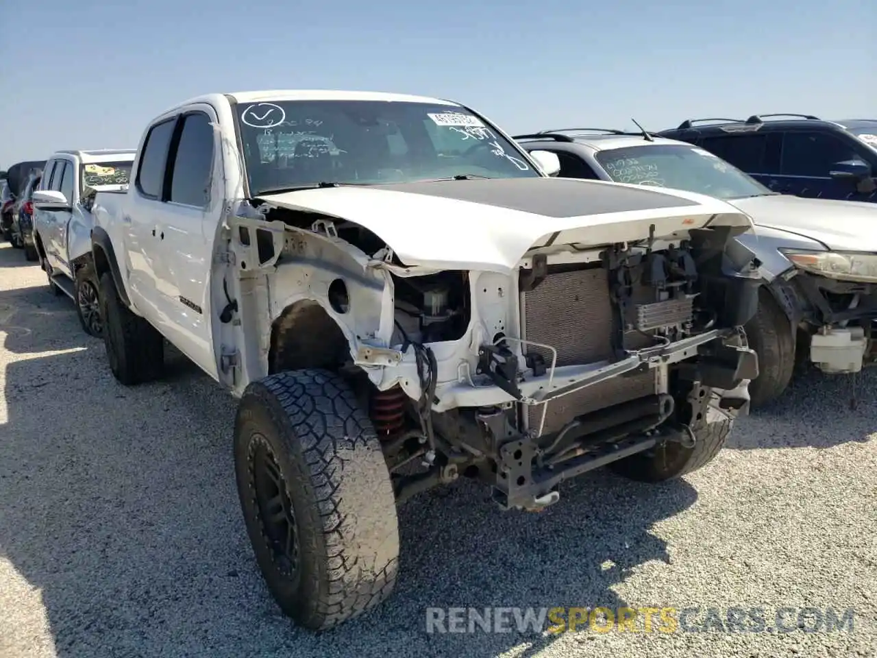 1 Photograph of a damaged car 3TMCZ5AN8LM332442 TOYOTA TACOMA 2020