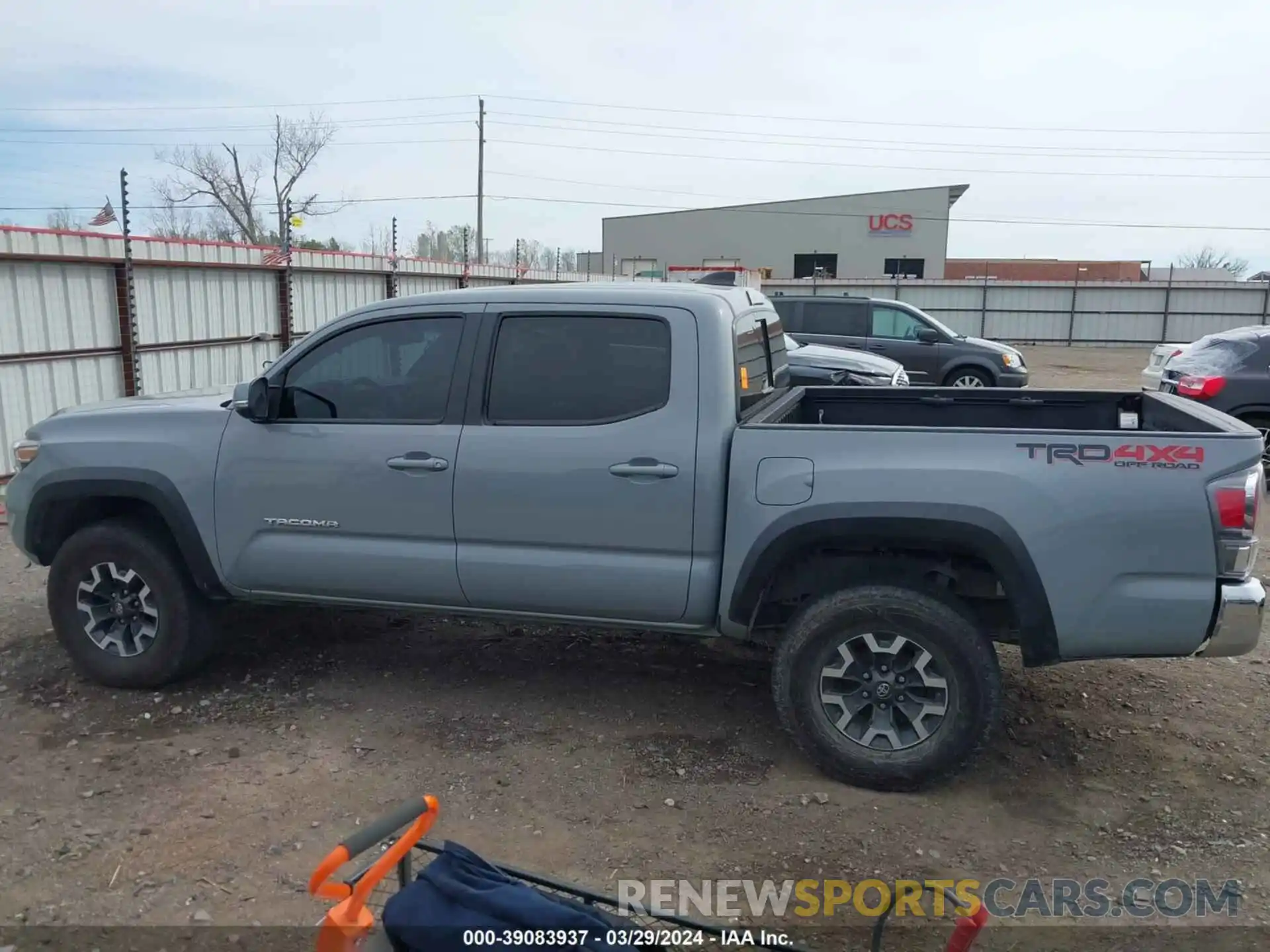 15 Photograph of a damaged car 3TMCZ5AN8LM333011 TOYOTA TACOMA 2020