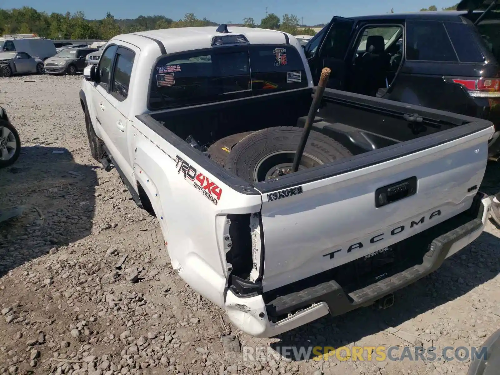 3 Photograph of a damaged car 3TMCZ5AN8LM335986 TOYOTA TACOMA 2020