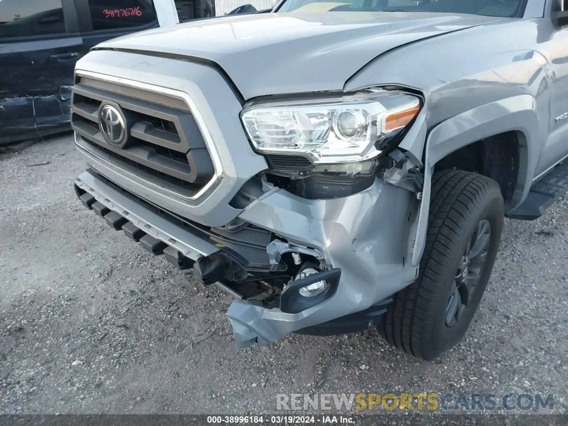 17 Photograph of a damaged car 3TMCZ5AN8LM338306 TOYOTA TACOMA 2020