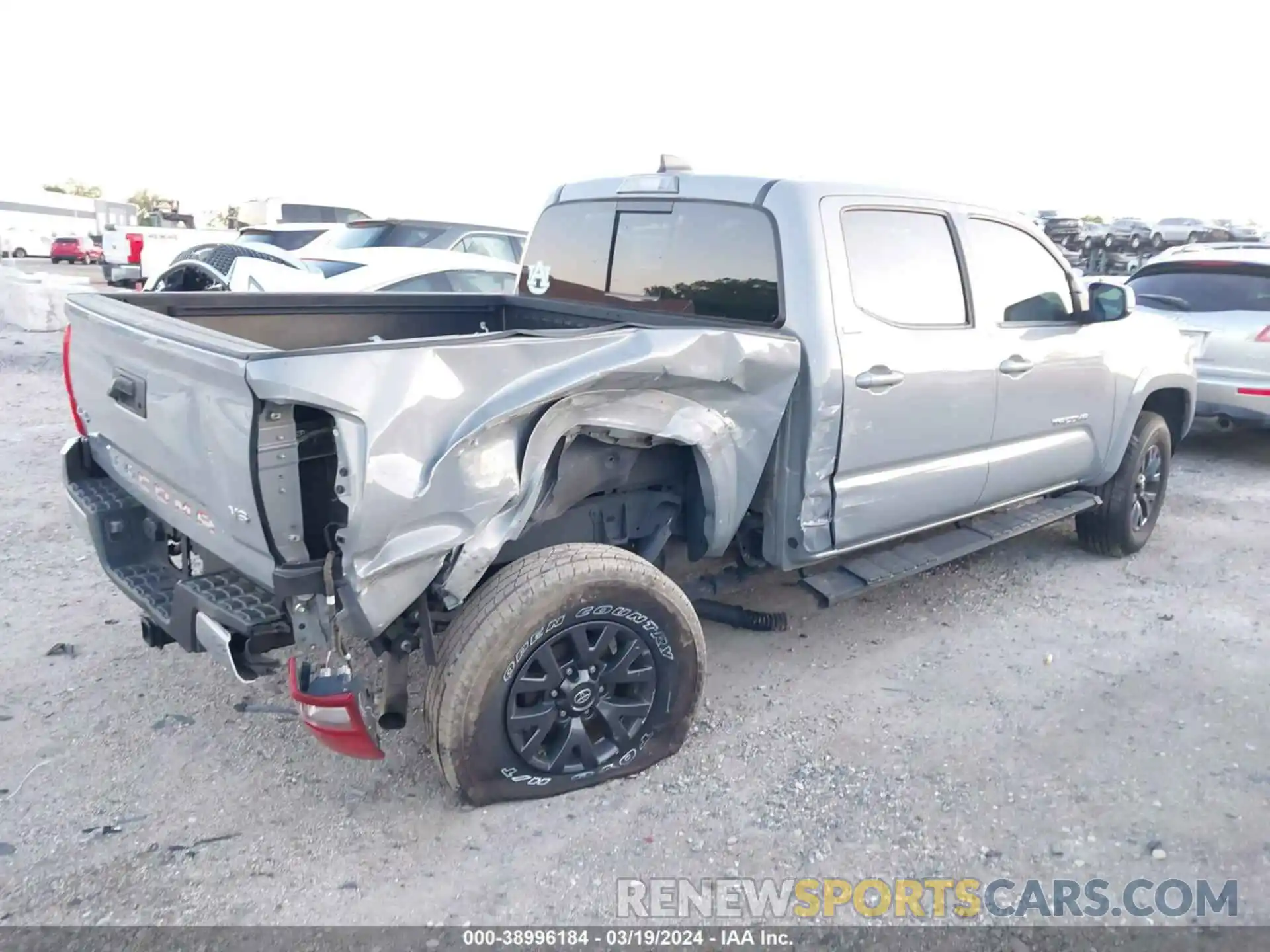 4 Photograph of a damaged car 3TMCZ5AN8LM338306 TOYOTA TACOMA 2020