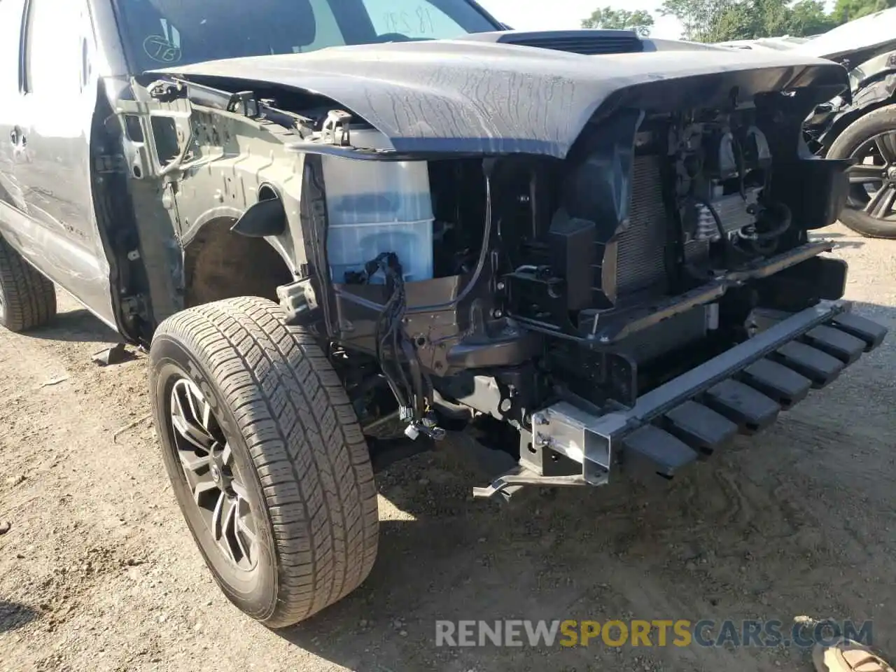 9 Photograph of a damaged car 3TMCZ5AN8LM339469 TOYOTA TACOMA 2020