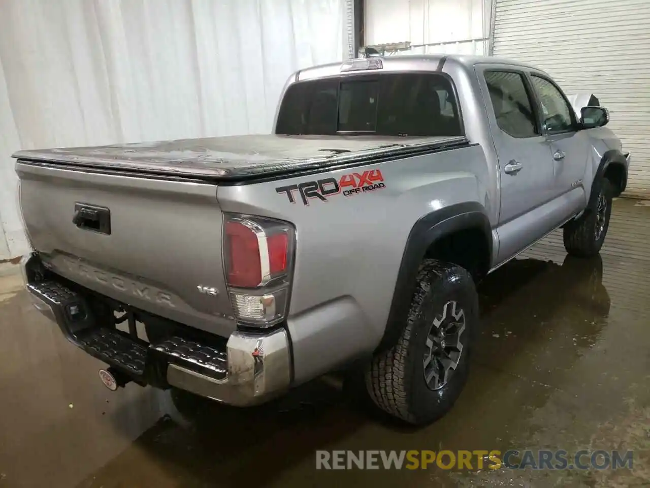 4 Photograph of a damaged car 3TMCZ5AN8LM341075 TOYOTA TACOMA 2020