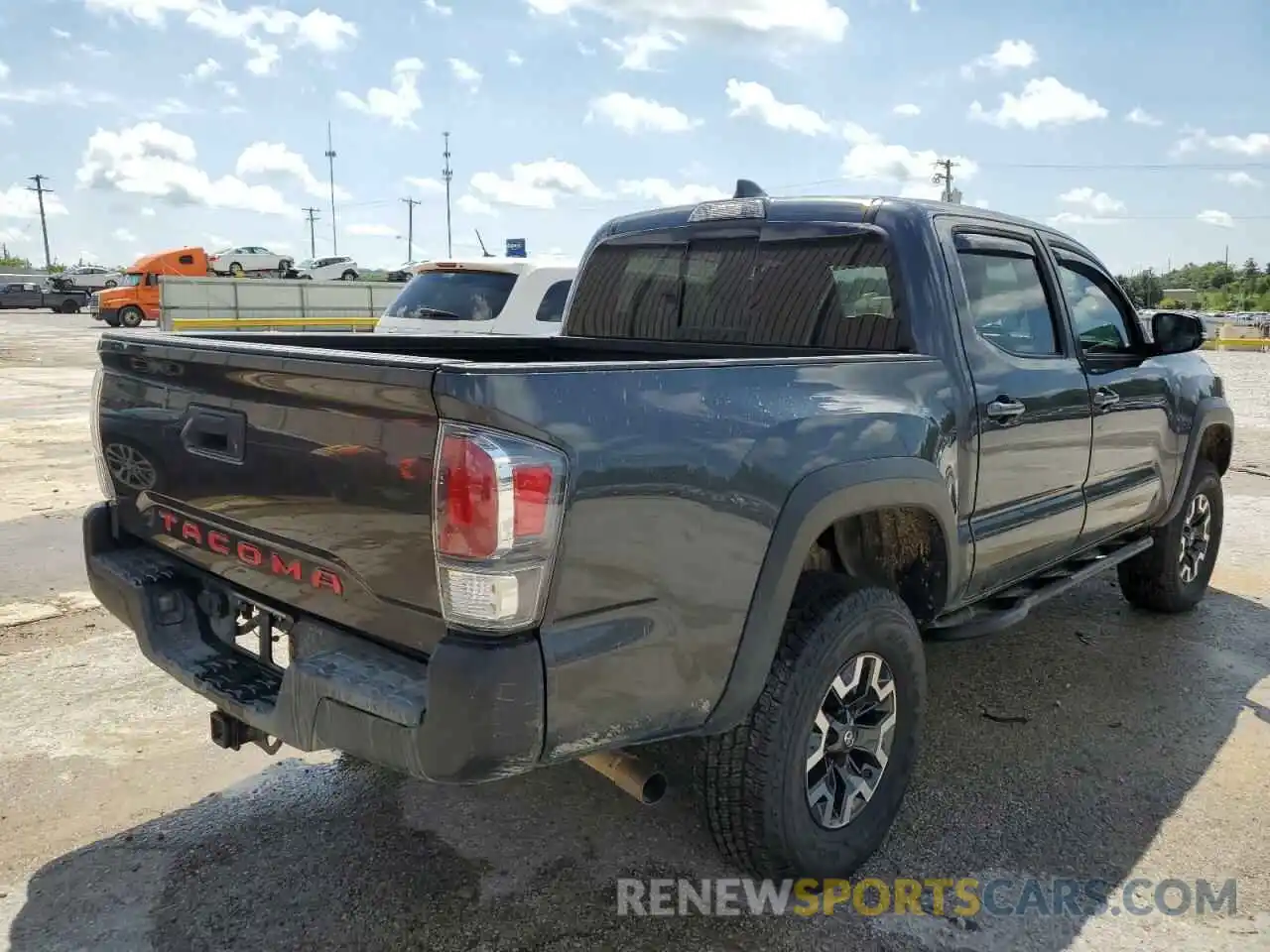 4 Photograph of a damaged car 3TMCZ5AN8LM345840 TOYOTA TACOMA 2020