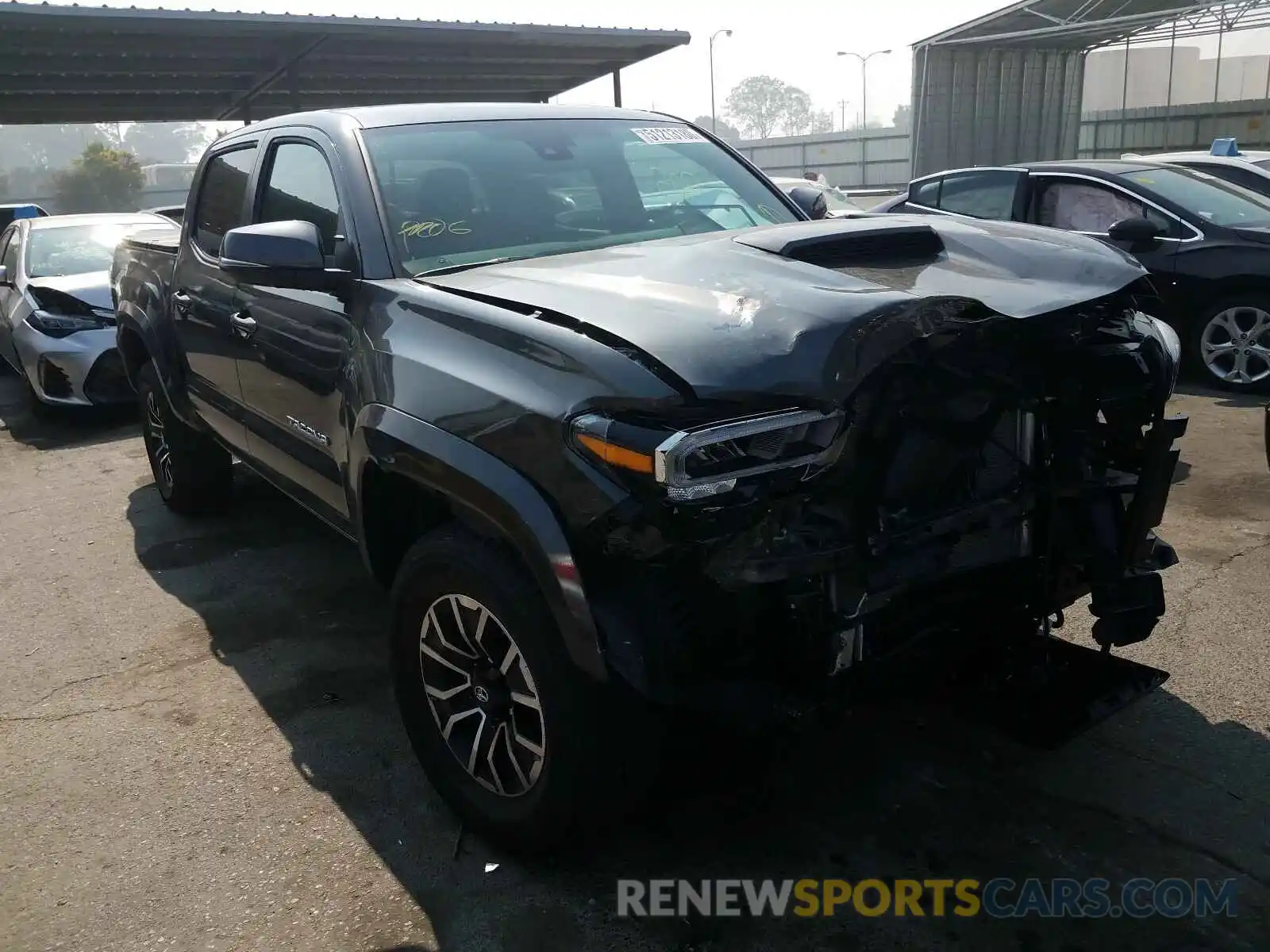 1 Photograph of a damaged car 3TMCZ5AN8LM353792 TOYOTA TACOMA 2020