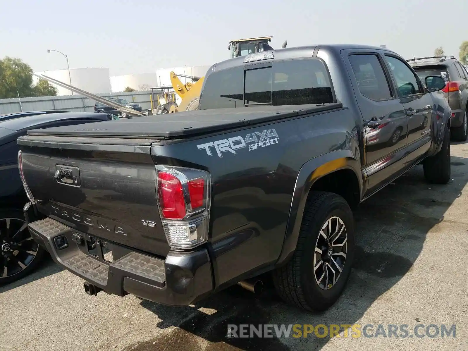 4 Photograph of a damaged car 3TMCZ5AN8LM353792 TOYOTA TACOMA 2020