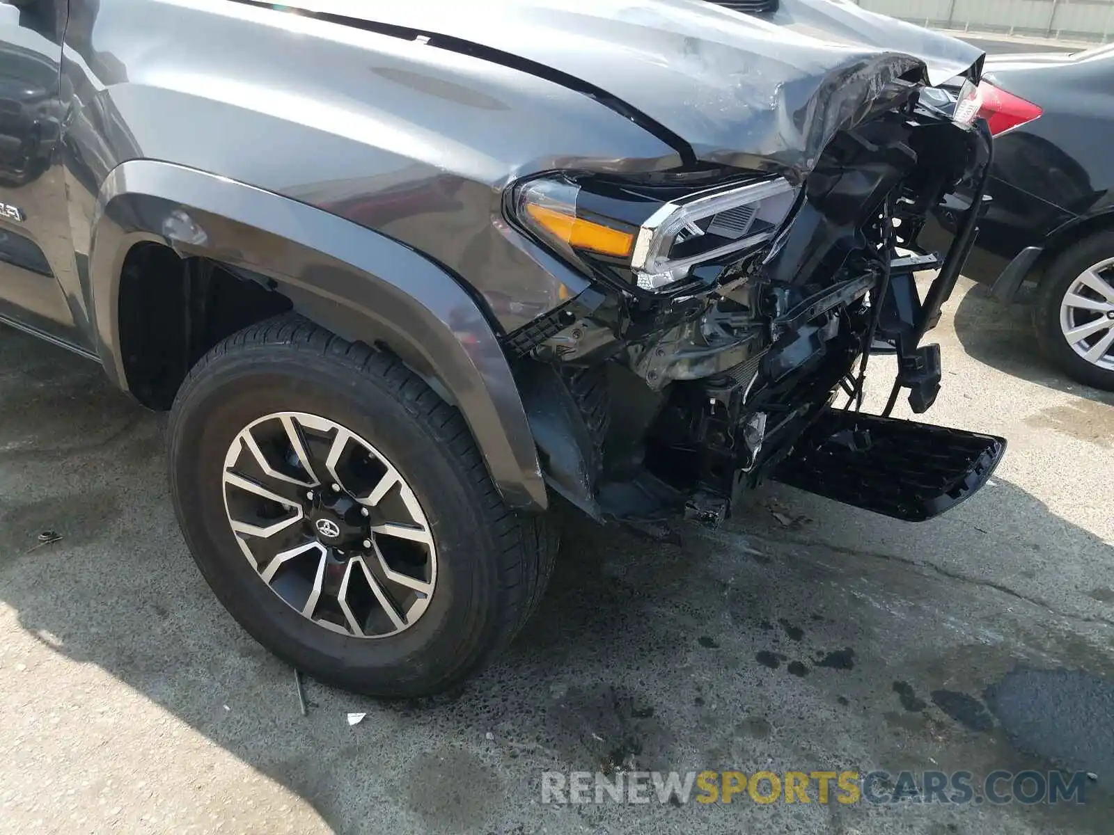 9 Photograph of a damaged car 3TMCZ5AN8LM353792 TOYOTA TACOMA 2020