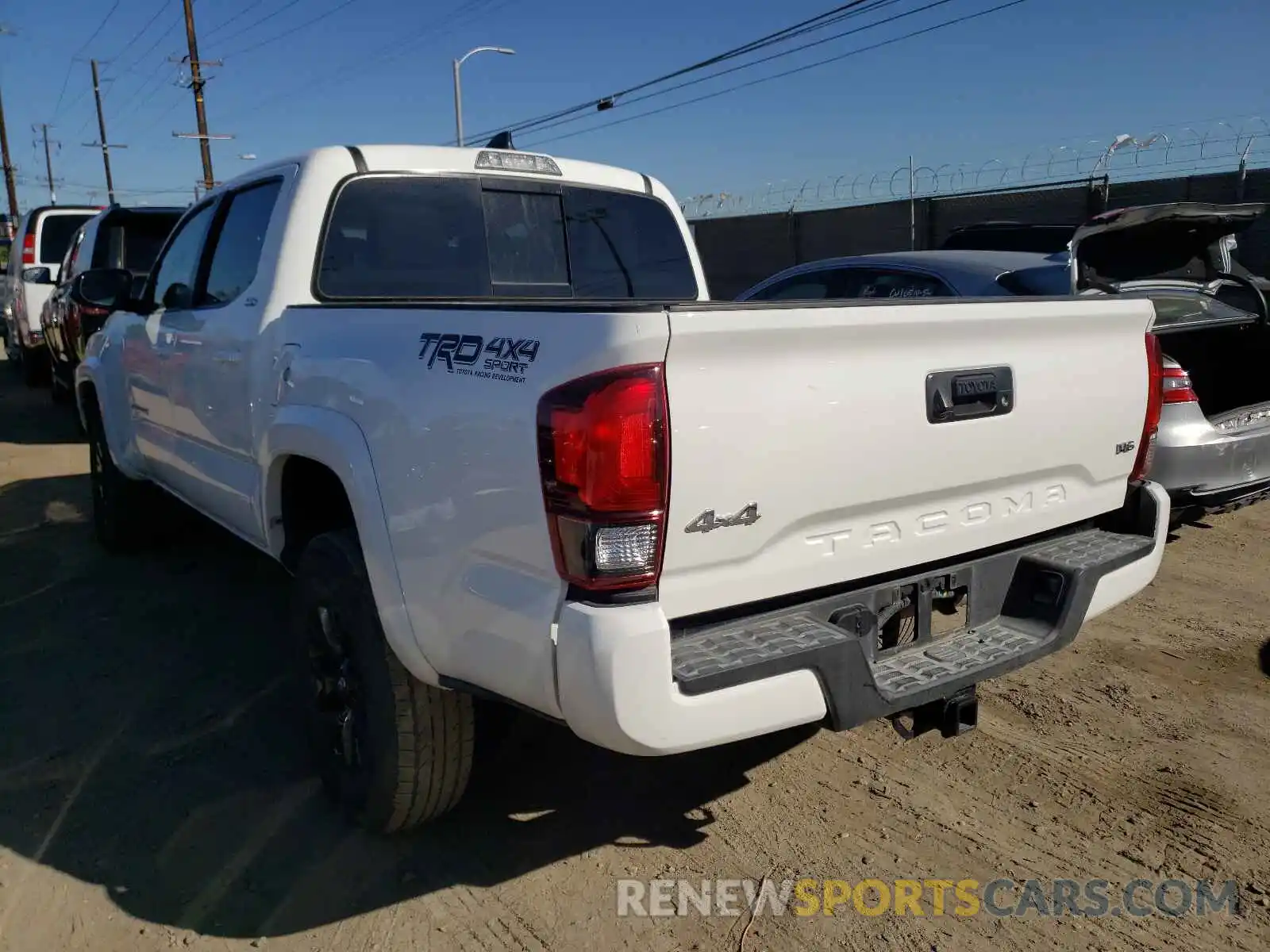 3 Photograph of a damaged car 3TMCZ5AN8LM364775 TOYOTA TACOMA 2020