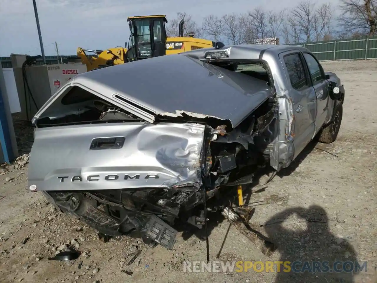 4 Photograph of a damaged car 3TMCZ5AN8LM368387 TOYOTA TACOMA 2020