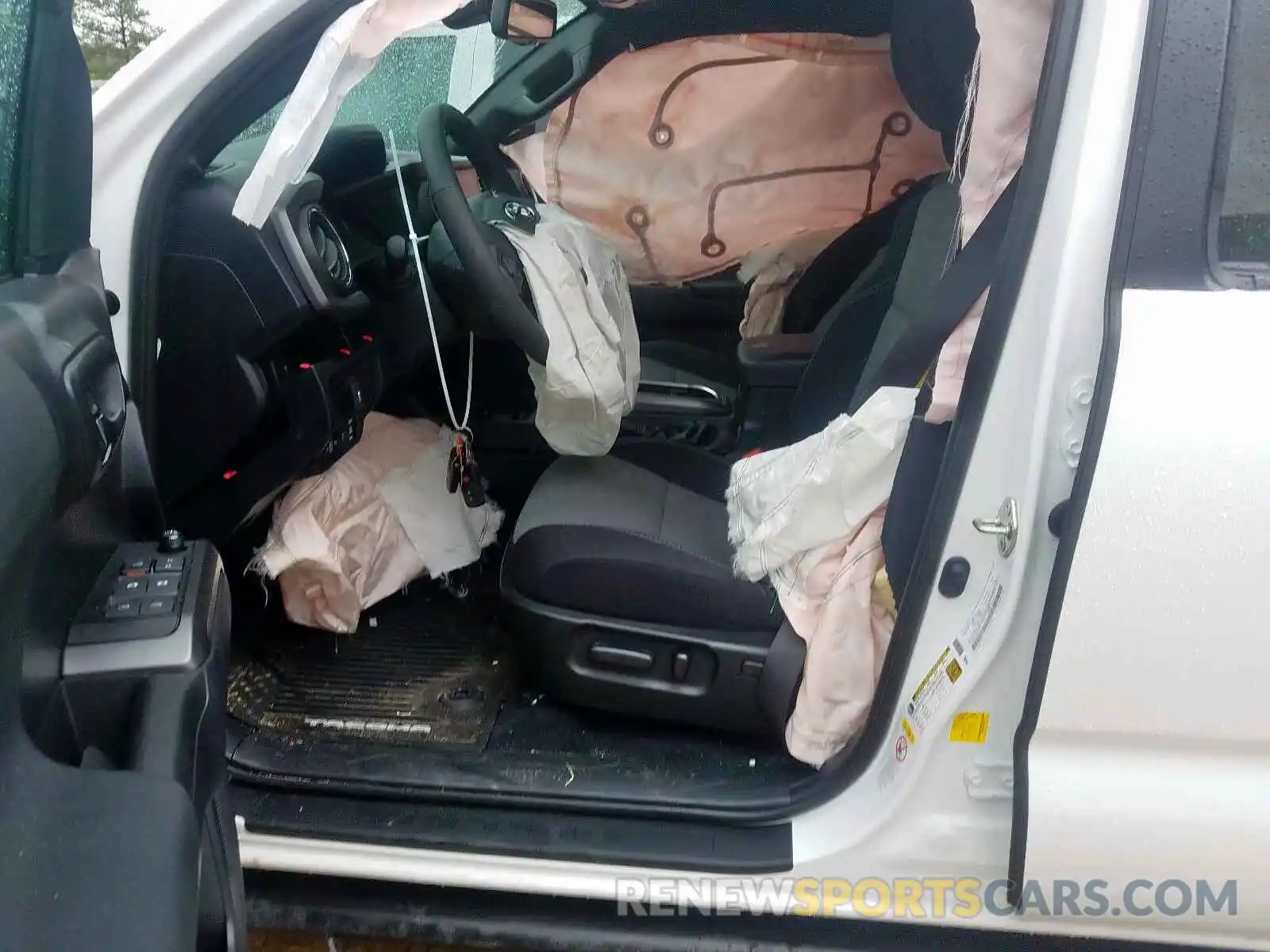 5 Фотография поврежденного автомобиля 3TMCZ5AN9LM291724 TOYOTA TACOMA 2020