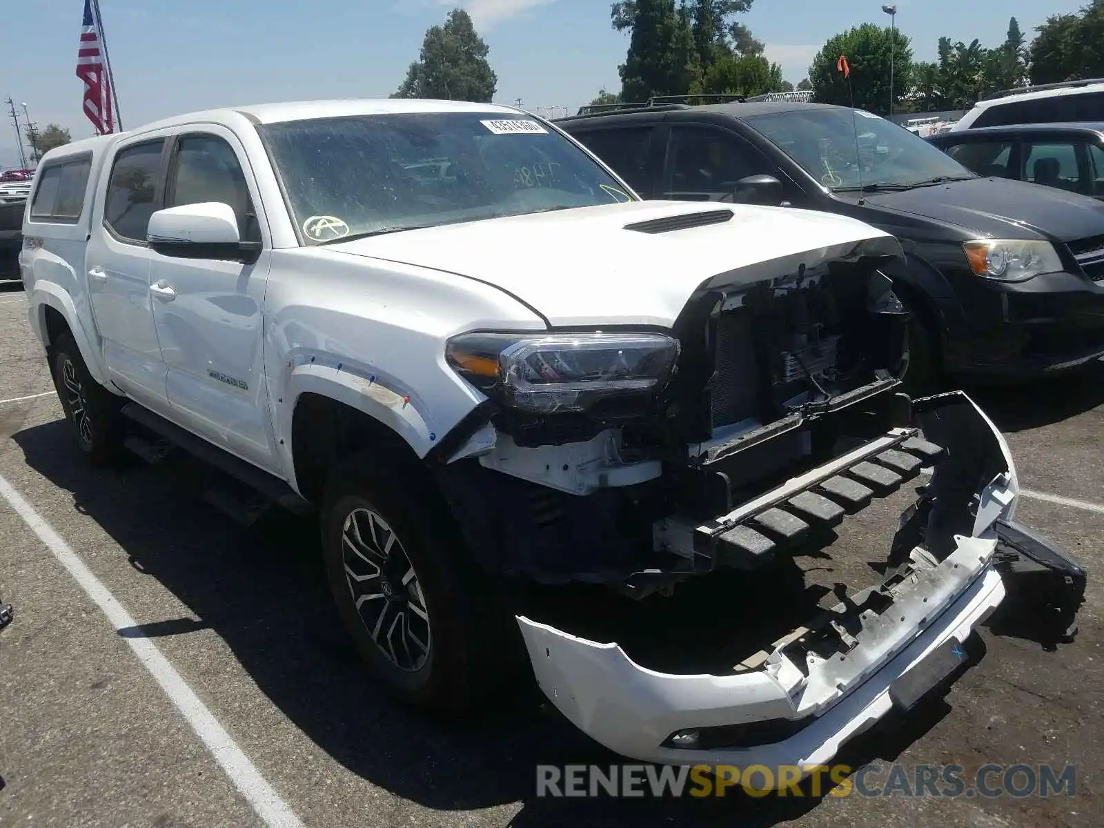 1 Photograph of a damaged car 3TMCZ5AN9LM296566 TOYOTA TACOMA 2020