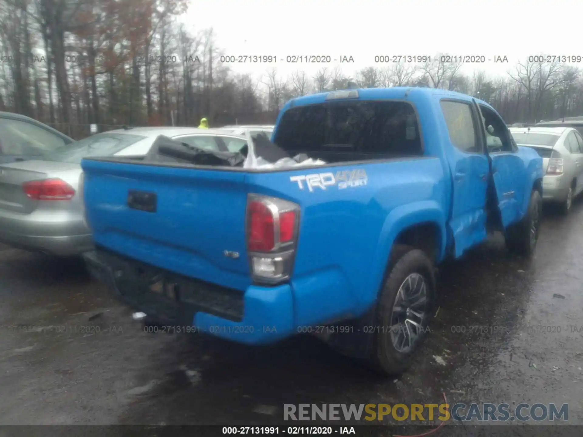 4 Photograph of a damaged car 3TMCZ5AN9LM300471 TOYOTA TACOMA 2020