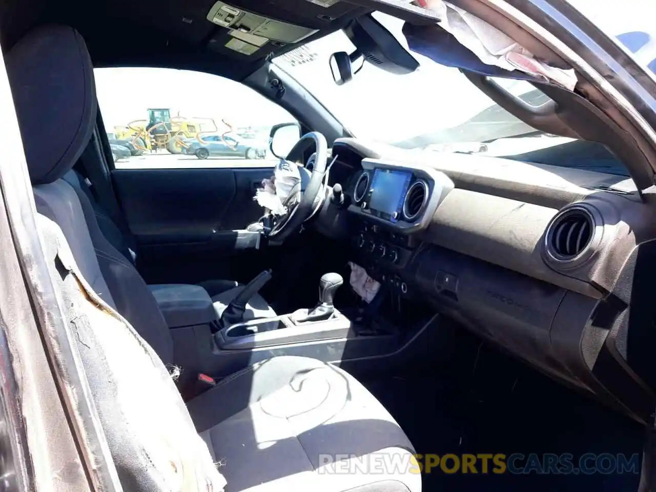 5 Photograph of a damaged car 3TMCZ5AN9LM301071 TOYOTA TACOMA 2020