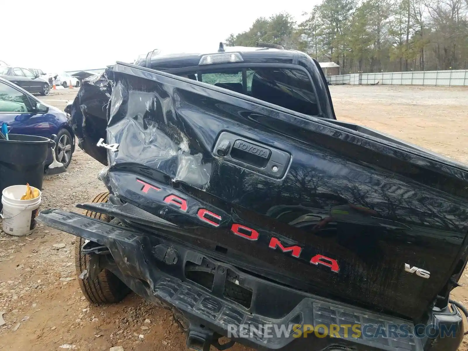 9 Photograph of a damaged car 3TMCZ5AN9LM307050 TOYOTA TACOMA 2020